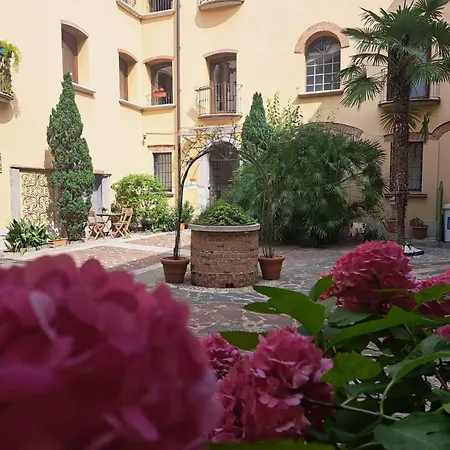 Apartmanhotel Trilocale Tamara 4*